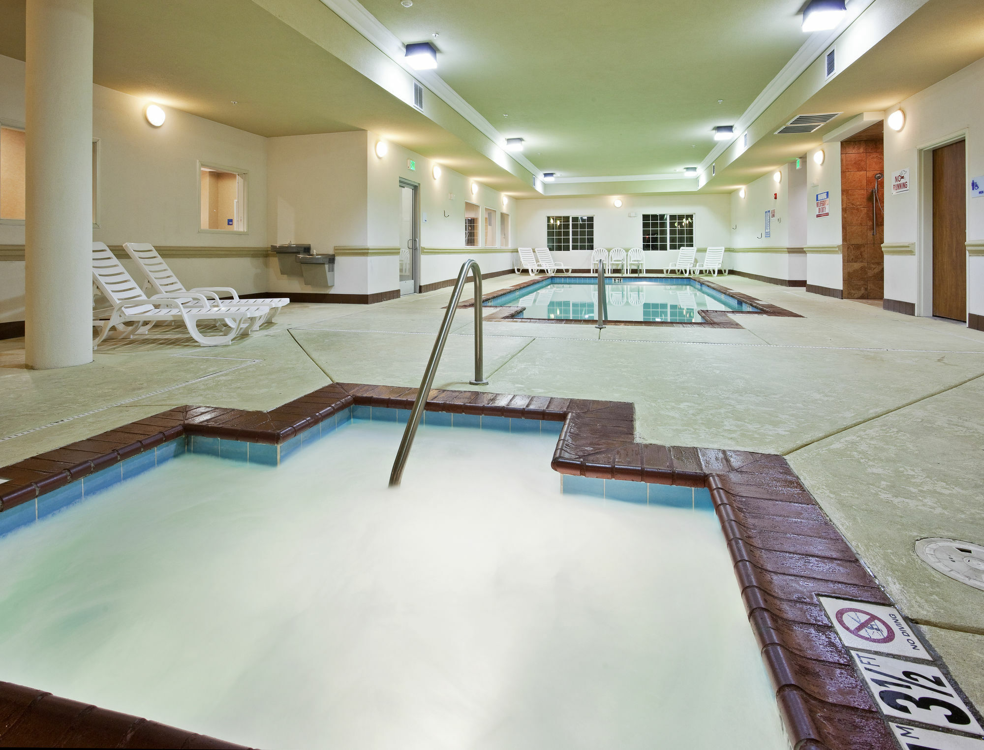 Holiday Inn Express And Suites Klamath Klamath Falls Kültér fotó